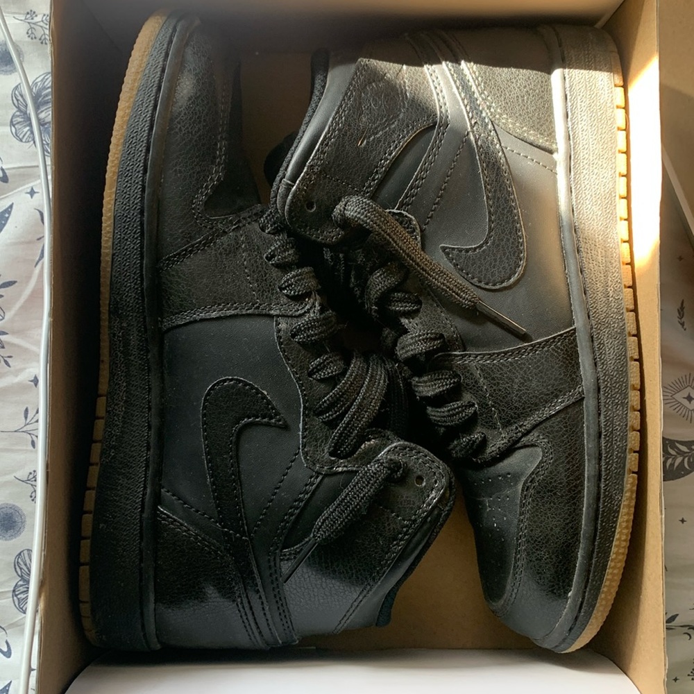Air Jordan OG retro 1 top all black gum sole